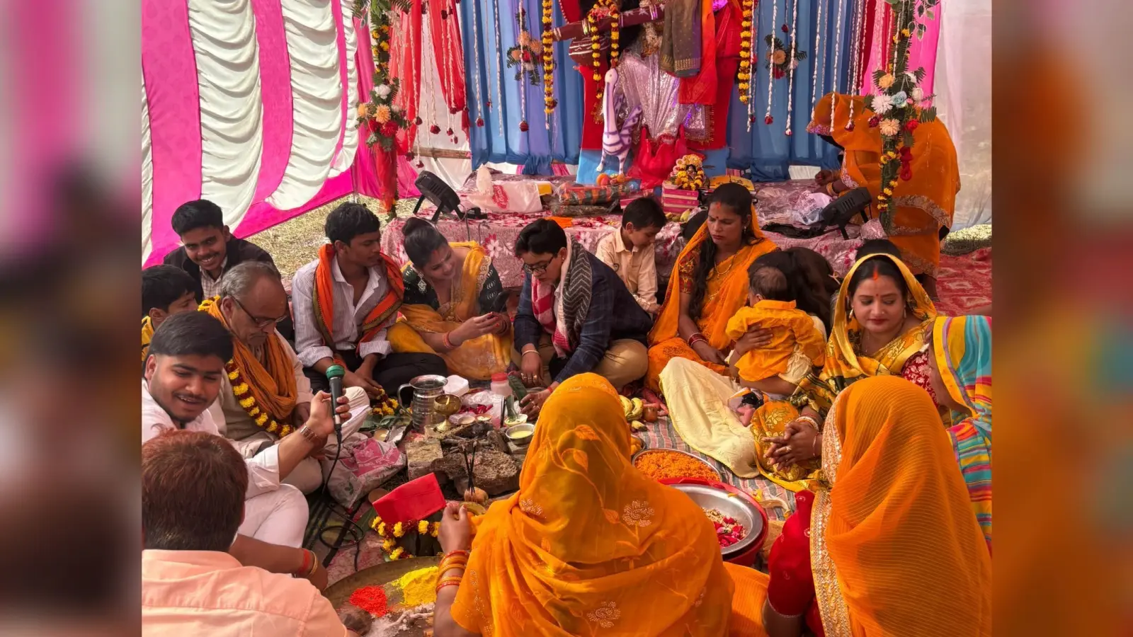 मोहनिया में श्रद्धा व उल्लास के साथ हुई मां सरस्वती की पूजा