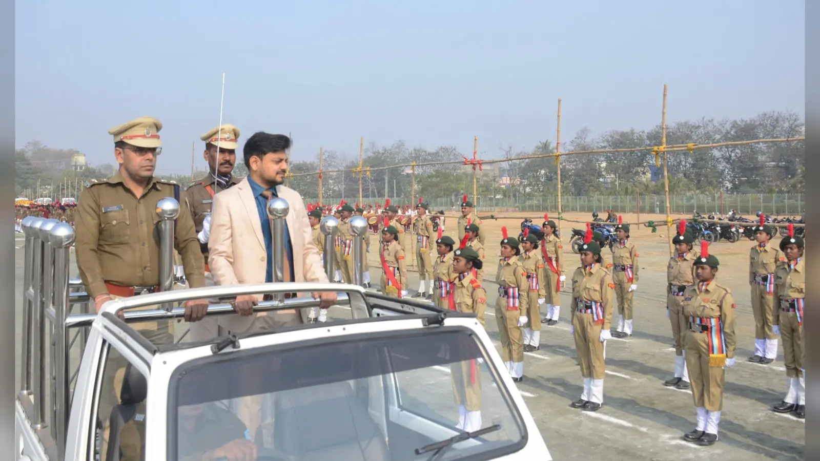 Dhanbad News: गणतंत्र दिवस समारोह के पूर्वाभ्यास का डीसी-एसएसपी ने किया निरीक्षण