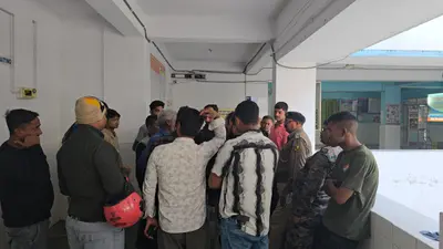बाइक की ठोकर से सड़क पार कर रहा व्यक्ति जख्मी