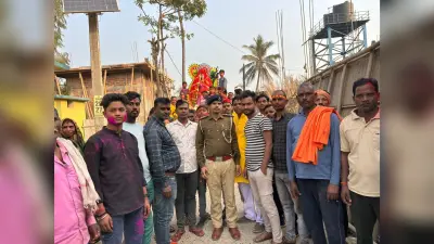 नम आंखों से मां सरस्वी को दी विदायी