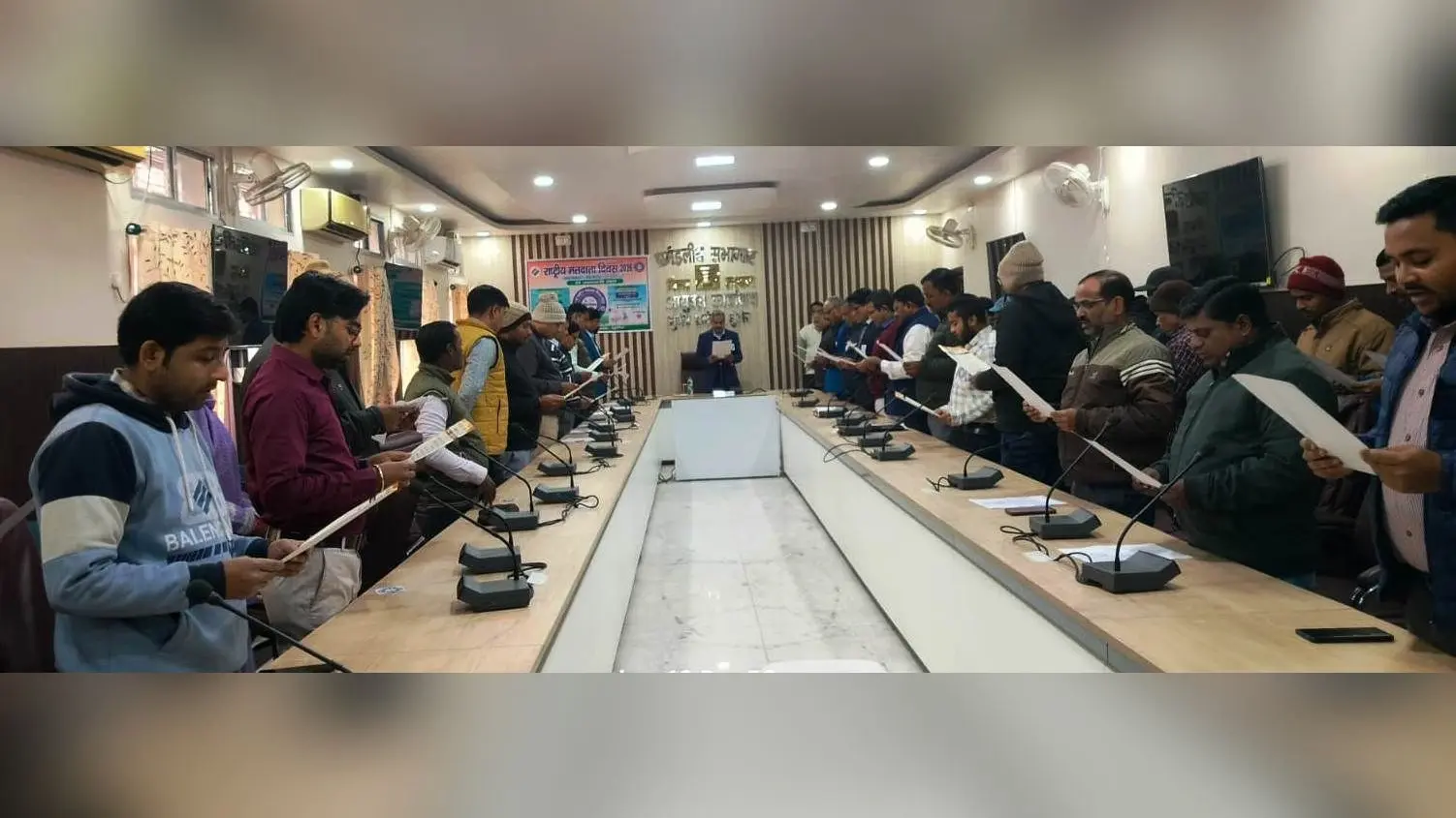वोटरों का लोकतांत्रिक मूल्यों के संरक्षण व निर्वाचन प्रक्रिया में सक्रिय भागीदारी का दिलाया गया शपथ