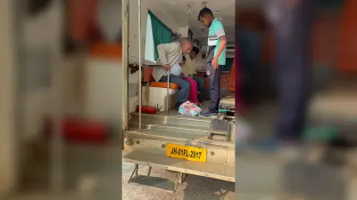 Deoghar News : बछड़ा को बचाने में 30 फीट नीचे खेत में पलटी कार, पांच लोग घायल