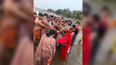 Giridh News :उत्साह के साथ मना बड़का पर्व, अस्ताचलगामी सूर्य को दिया अर्घ्य