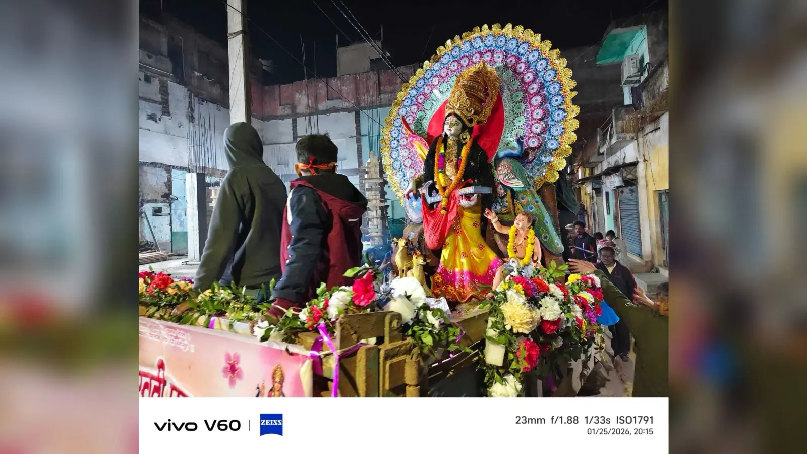 अश्रुपूर्ण नेत्रों से मां शारदे को दी गयी विदाई