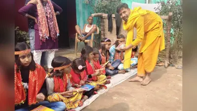 कन्या पूजन में बेटियों के चरणों में बस गया आस्था का संसार