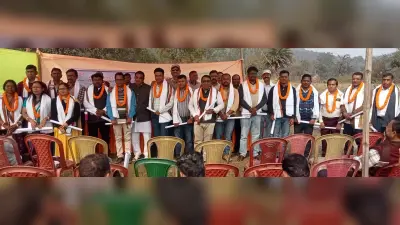 East Singhbhum News : कैलेंडर का विमोचन, रिटायर शिक्षक सम्मानित