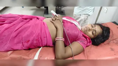 चलती बाइक से गिरकर महिला जख्मी, रेफर
