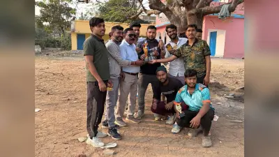 प्रशासन-एकादश को एक विकेट से हरा हाइस्कूल ने जीती ट्राॅफी