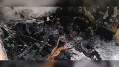 Giridih News: शॉर्ट सर्किट से घर में लगी आग, परिजनों ने बचायी जान