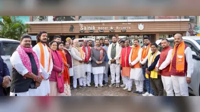 पथ निर्माण व उद्योग मंत्री का कार्यकर्ताओं ने किया स्वागत