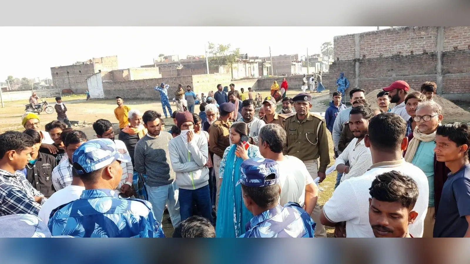 Bhagalpur news ब्लॉक के पीछे की सरकारी भूमि को अतिक्रमण मुक्त कराया
