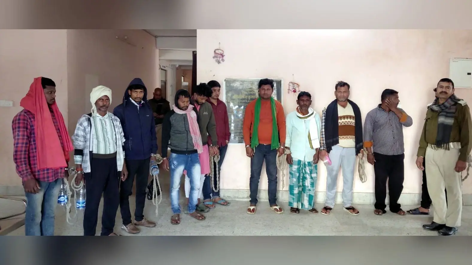 चार तस्कर व सात शराबी गिरफ्तार