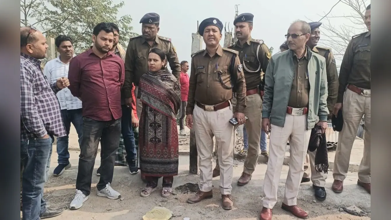 महानंदा विभाग के अर्जित जमीन को अतिक्रमण मुक्त कराया