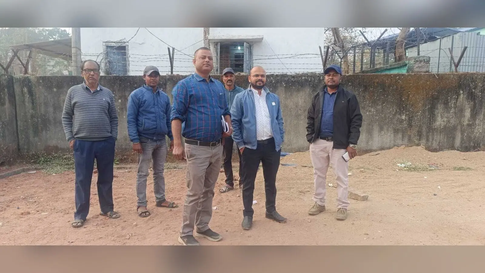 बिजली चोरी करते पकड़े गये 15 लोग, लगा जुर्माना