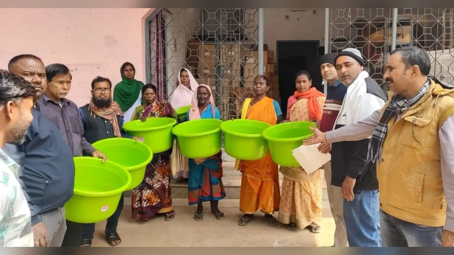 फाइलेरिया के 27 रोगियों के बीच सफाई किट वितरित