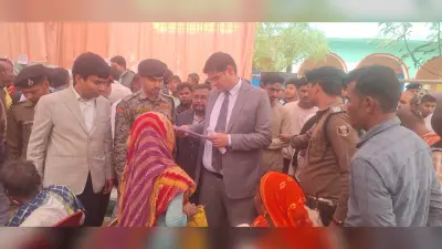 लोगों की समस्याओं से अवगत हुए डीएम
