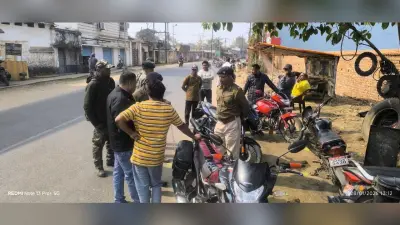 डीटीओ ने मधुपुर में चलाया वाहन जांच अभियान