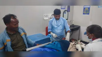 सड़क दुर्घटना में एक की मौत, दो घायल