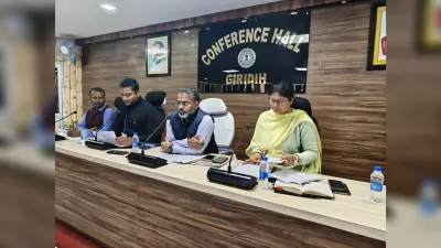 Giridih News :अधिकारी आपसी समन्वय के साथ करें कार्य : डीसी