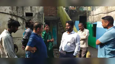 Bokaro News : कॉलोनी की क्षतिग्रस्त सीढ़ी तोड़ी, कई परिवार फंसे