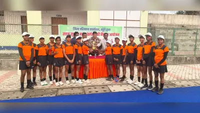 सड़क सुरक्षा माह के तहत खिलाड़ियों को किया गया जागरूक