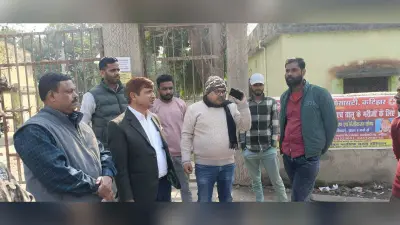 नियमों को ताक पर रख शहर में जहां-तहां लगाया जा रहा होडिंग
