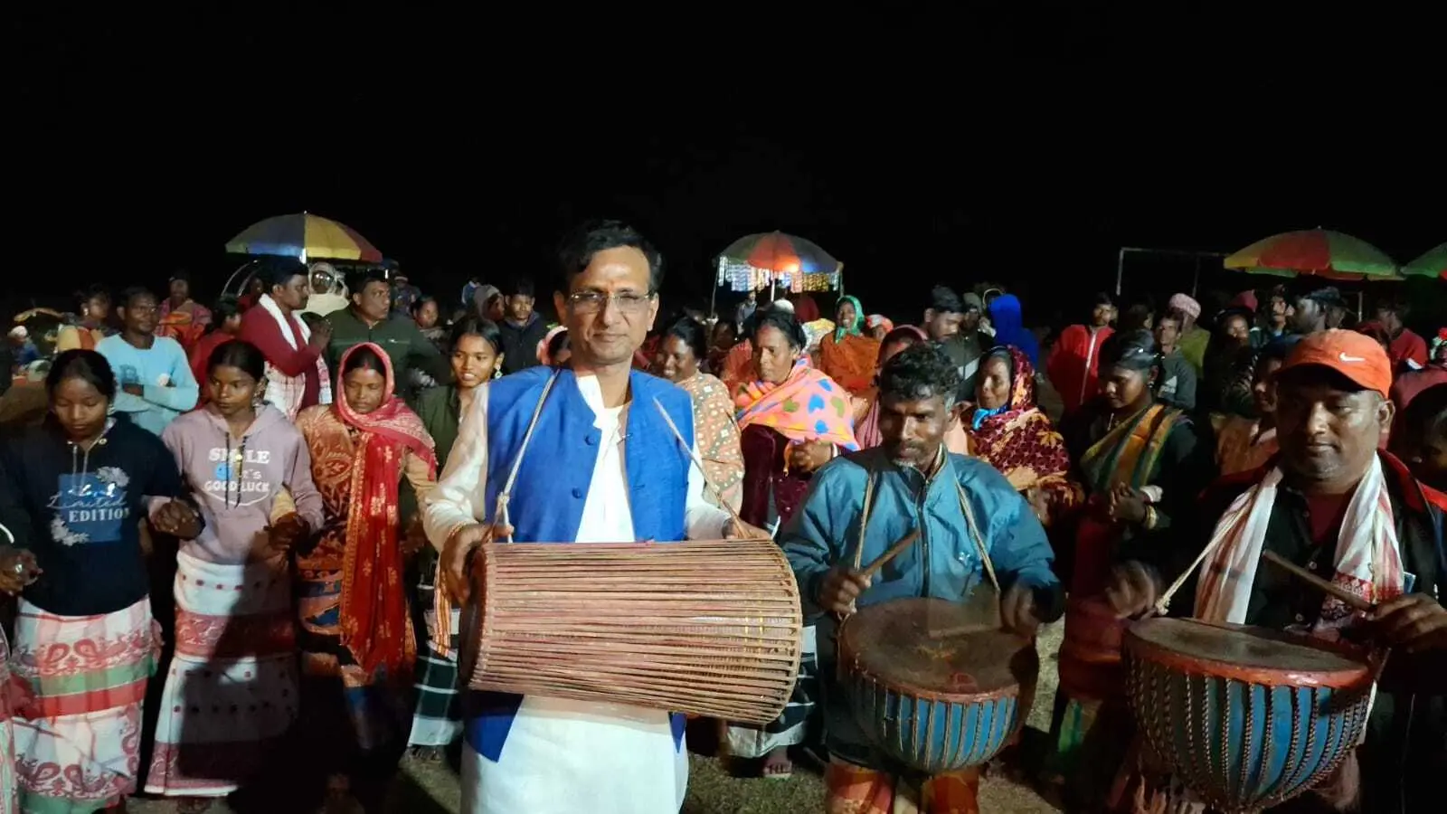 आदिवासी समाज की परंपरा आज भी है जीवंत : हरिमोहन मिश्रा