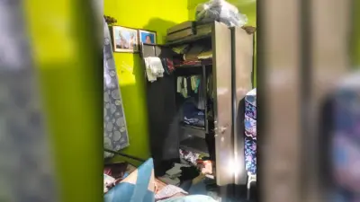 मिहिजाम : बदमाशों ने एक साथ दो रेल आवासों में की चोरी