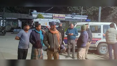 बाइक अनियंत्रित होकर पुल के नीचे गिरा