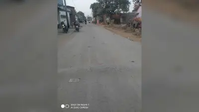 Giridih News :तीन किमी सड़क पर हैं तीन दर्जन ब्रेकर, परेशानी