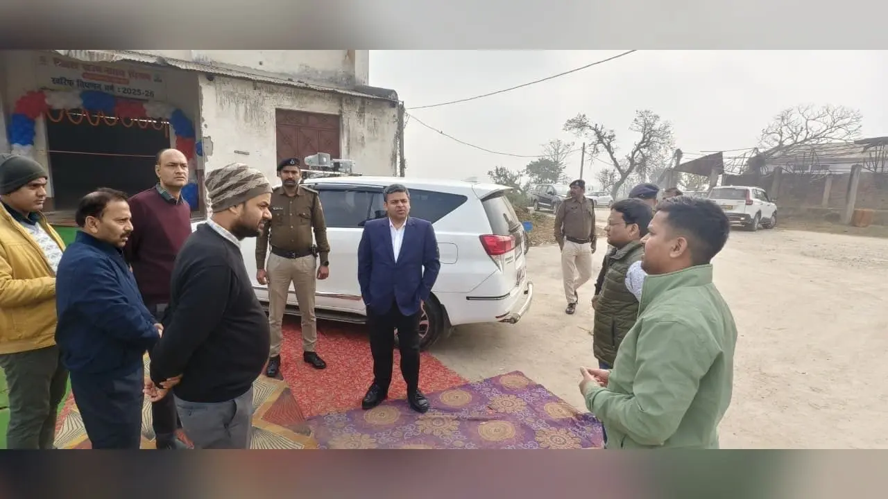डीएम ने सीएमआर गोदाम का किया उद्घाटन