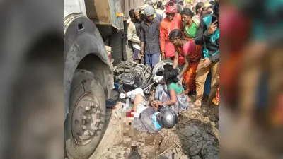 ट्रक के धक्के से बाइक सवार जख्मी, रेफर