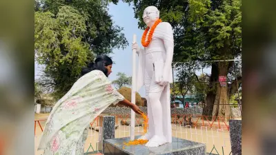 जिला प्रशासन ने महात्मा गांधी को दी श्रद्धाजंलि