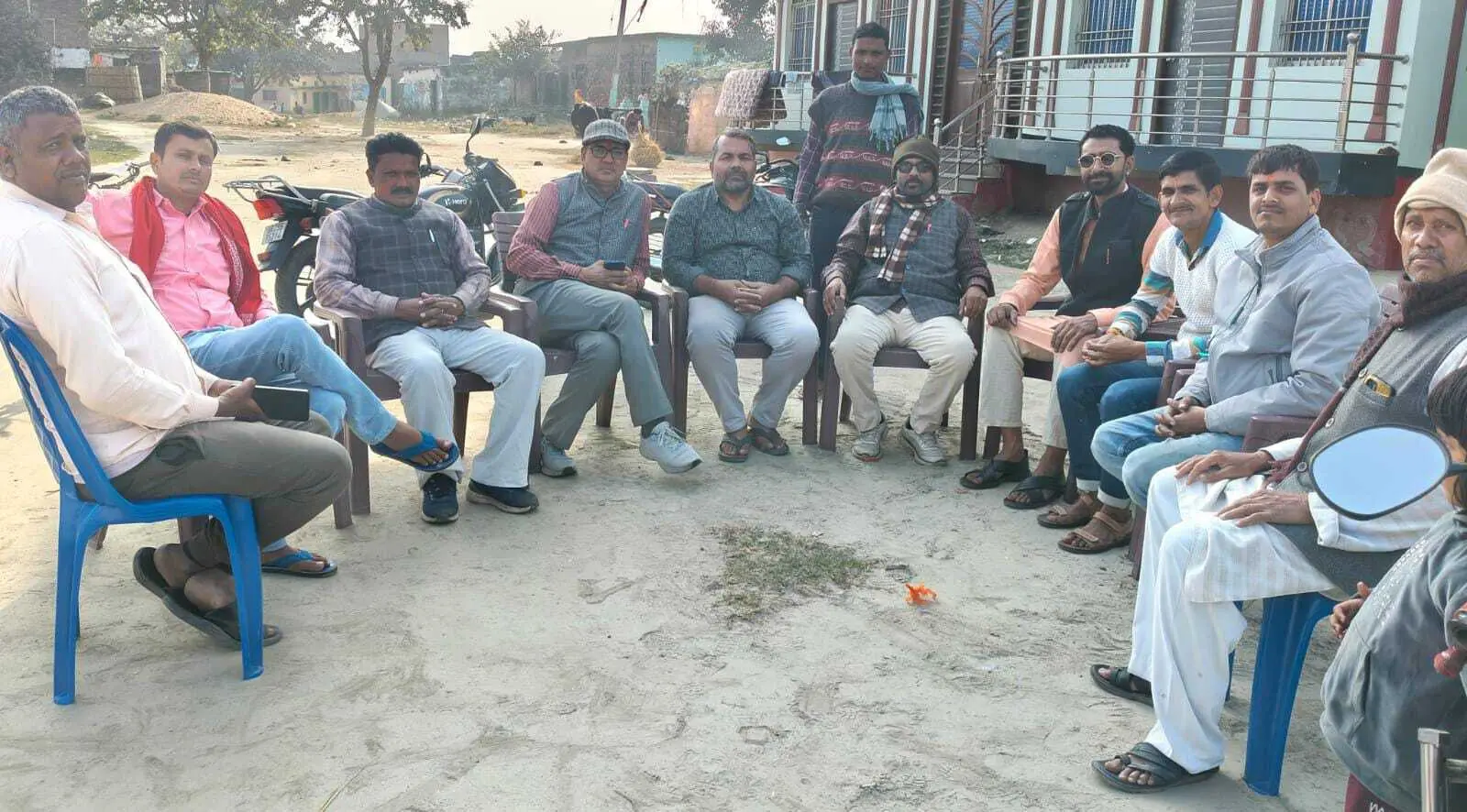 दिघवा दुबौली में कल लगाया जायेगा रोगमुक्त योग शिविर, हुई बैठक