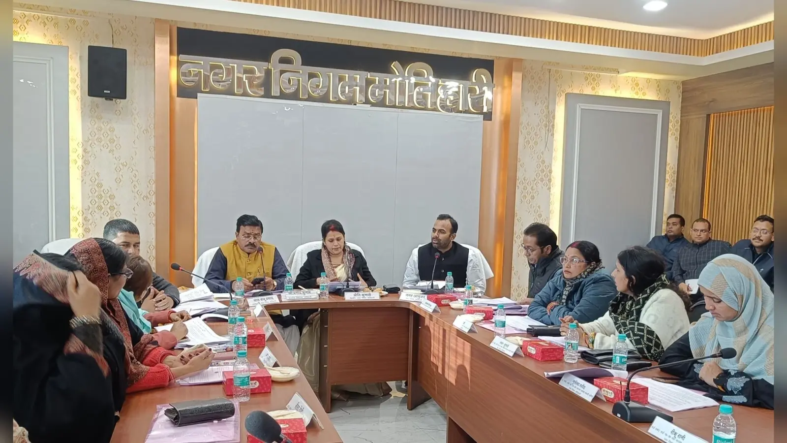 वार्डों में कम स्ट्रीट लाइट लगाने वाली एजेंसी पर गिरेगी गाज