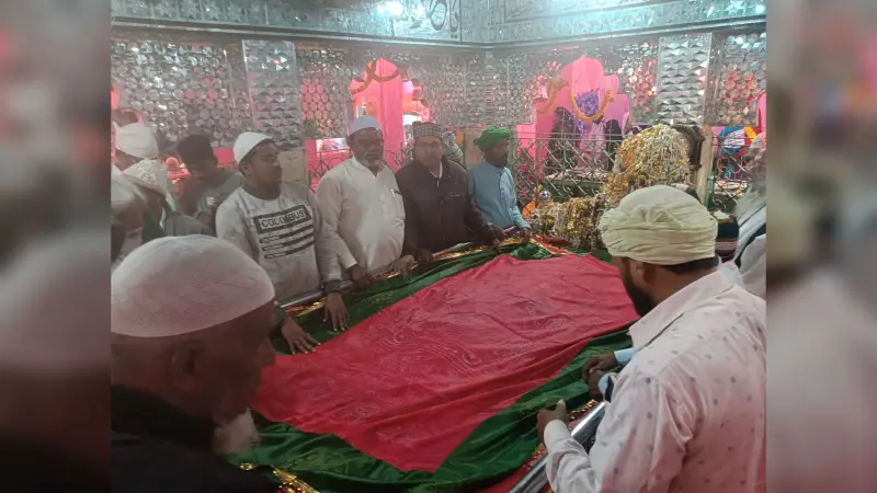Giridih News :चिरुवांशरीफ उर्स में भव्य जलसा का आयोजन