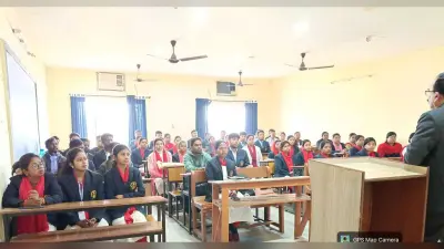East Singhbhum News : शहीदों के समर्पण व त्याग से सीखें युवा : डॉ बसंत