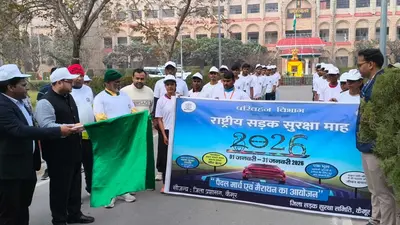 सड़क पर सुरक्षा को लेकर दौड़ का हुआ आयोजन