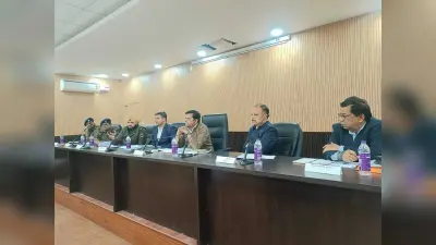 फ्लैगशिप योजनाओं के क्रियान्वयन में तेजी लाने का आयुक्त ने दिया निर्देश