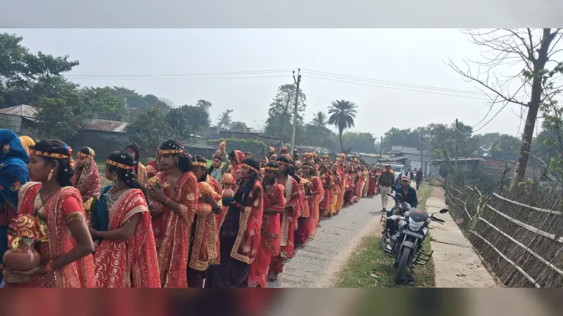 हनुमान मंदिर की वर्षगांठ के अवसर पर 1000 कन्याओं ने निकाली कलश यात्रा