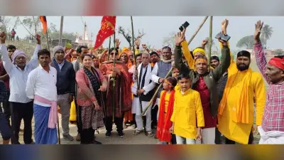 मां गंगा मंदिर में प्राण प्रतिष्ठा को लेकर निकाली गयी कलश शोभायात्रा