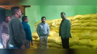 अधिकारी ने खाद दुकान का किया औचक निरीक्षण, अधिक दाम लेने पर किसान तुरंत करे शिकायत