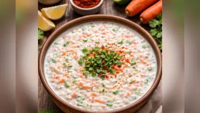 Gajar Kheera Raita: थाली में सर्व करें ये स्वादिष्ट गाजर-खीरा का रायता, जानिए झटपट बनाने की विधि