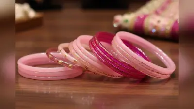 Glass Bangles Designs for Makar Sankranti: मकर संक्रांति पर साड़ी के साथ खूब जचेंगी ये कलरफुल चूड़ियां, डिजाइन मोह लेगा मन