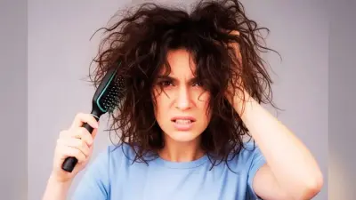 Hair Care Mistakes to Avoid: क्या आपके भी बाल पतले और कमजोर हो रहे हैं? ये 7 हेयरकेयर गलतियां आज ही सुधारें