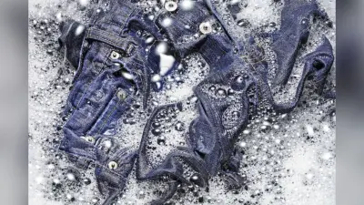 Right Ways to Wash Denim: एक छोटी-सी गलती से खराब हो सकती है आपकी जींस, जानें डेनिम धोने का सही तरीका