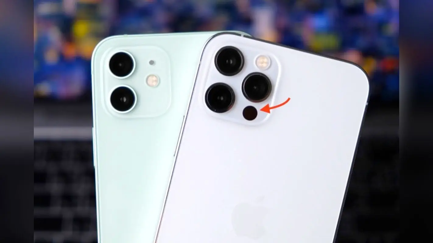 iPhone के कैमरा मॉड्यूल के अंदर क्यों होता है ये काला डॉट? 90% यूजर्स नहीं जानते इसका काम