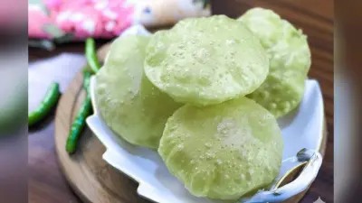 Lasooni Palak Puri Recipe: नाश्ते में बनाएं लहसूनी पालक पूरी, स्वाद चखकर तारीफ करते नहीं थकेंगे लोग