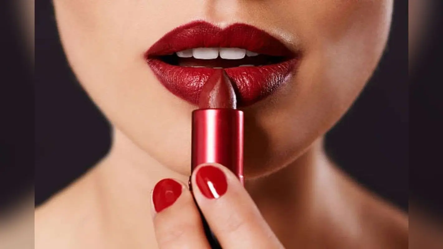 Lohri Special Lipstick Shades: लोहड़ी पर दिखेंगी सबसे आकर्षक, ट्राई करें ये लिपस्टिक शेड्स