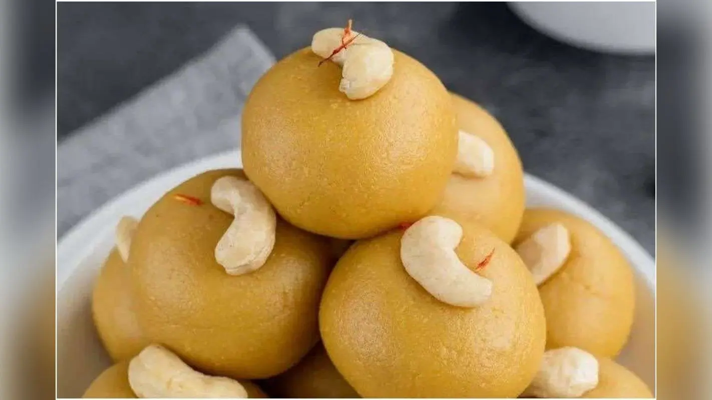 Kaju Besan Laddu Recipe in Hindi: मकर संक्रांति पर मिनटों में बनाए हलवाई जैसे दानेदार काजू बेसन लड्डू